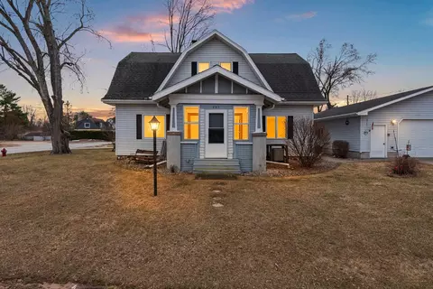 701 E Pleasant St, Gresham, WI 54128