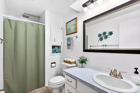Bath - 3008 E Bona Ave, Appleton, WI 54915 photo 4 of 5