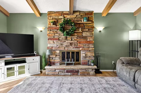 Living - 3008 E Bona Ave, Appleton, WI 54915 photo 2 of 3