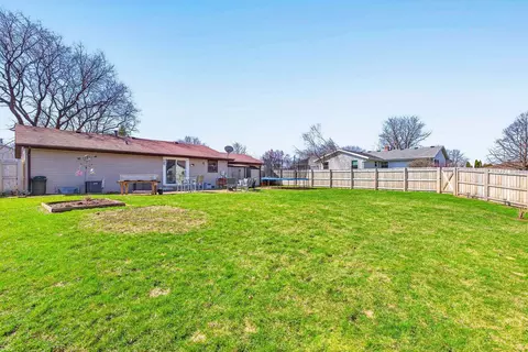 Exterior - 3008 E Bona Ave, Appleton, WI 54915 photo 4 of 9