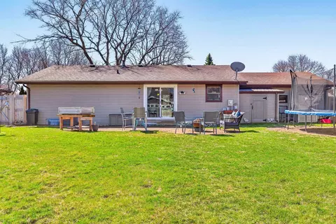 Exterior - 3008 E Bona Ave, Appleton, WI 54915 photo 5 of 9