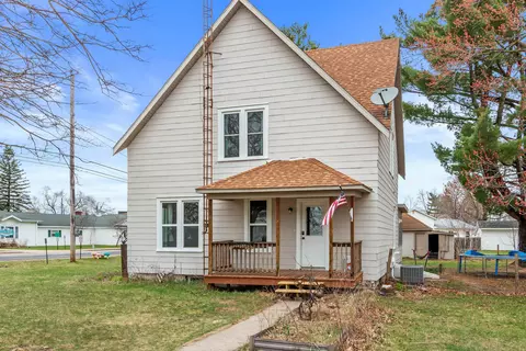 545 Division St, Wild Rose, WI 54984