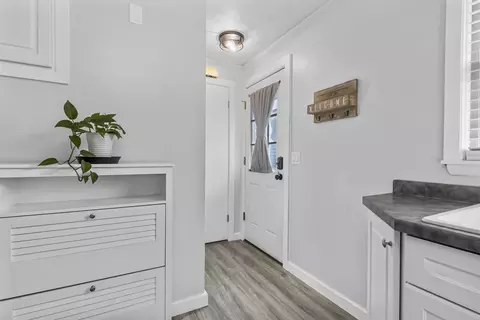 Entry Way - 1611 E Glendale Ave, Appleton, WI 54911 photo 4 of 4