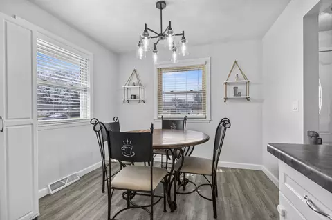 Dining - 1611 E Glendale Ave, Appleton, WI 54911 photo 2 of 3