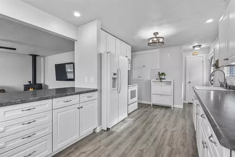 Kitchen - 1611 E Glendale Ave, Appleton, WI 54911 photo 1 of 3