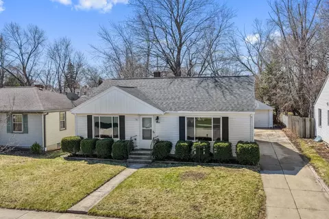 1151 Bond St, Green Bay, WI 54303