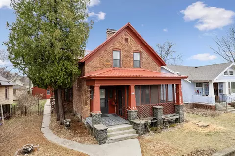 813 8th Ave, Menominee, MI 49858