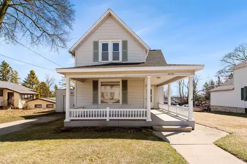 2708 13th St, Menominee, MI 49858