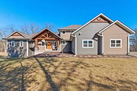 5321 Oconto River Shores Ln, Oconto Falls, WI 54154