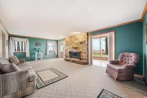 Living - n9237 County Road N, Appleton, WI 54915 photo 1 of 2