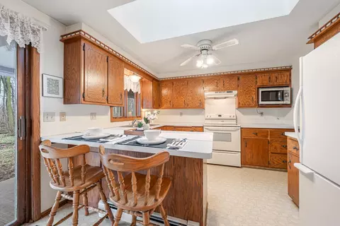 Kitchen - n9237 County Road N, Appleton, WI 54915 photo 1 of 4