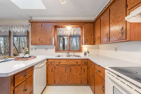 Kitchen - n9237 County Road N, Appleton, WI 54915 photo 2 of 4