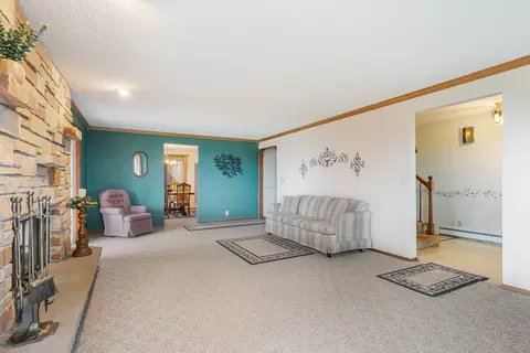 Living - n9237 County Road N, Appleton, WI 54915 photo 2 of 2