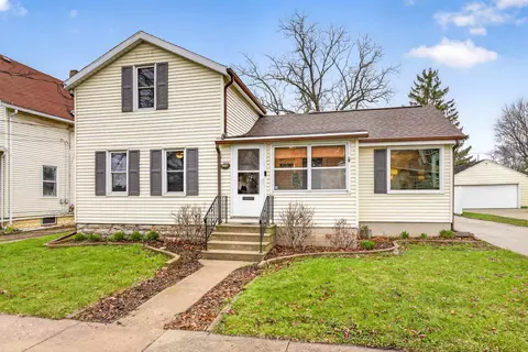 348 1st St, Menasha, WI 54952