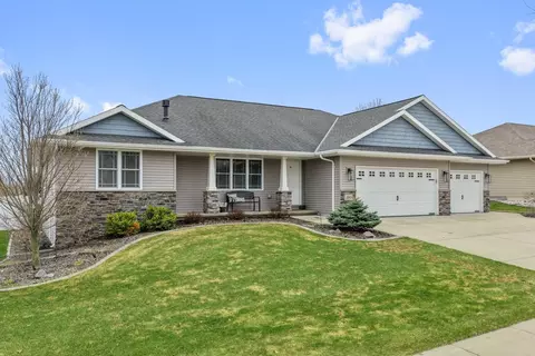 3165 Howard View Ln, Green Bay, WI 54313