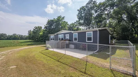 626 N Semrow Rd, Coloma, WI 54930