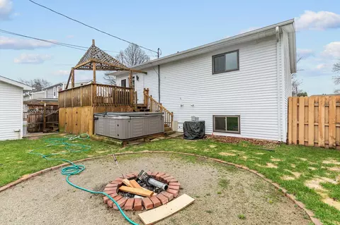 Exterior - 1130 W Grant St, Appleton, WI 54914 photo 5 of 8