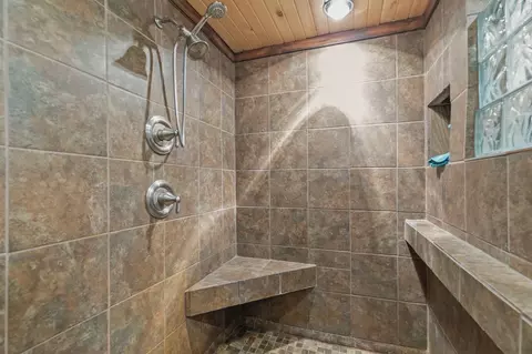 Bath - 1130 W Grant St, Appleton, WI 54914 photo 4 of 4