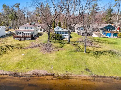 n5996 Lake Drive, Shawano, WI 54166