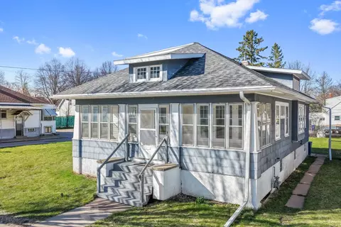 802 9th St, Green Bay, WI 54304