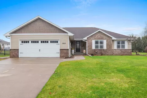 3519 Sandgate Castle Dr, Green Bay, WI 54313