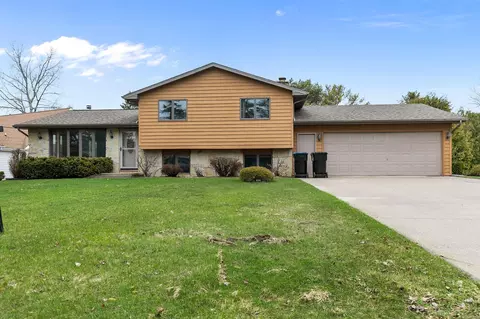634 E Walnut Pl, Sturgeon Bay, WI 54235