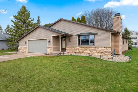 1138 Trailwood Dr, De Pere, WI 54115