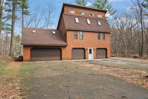 2268 E Maple Ln, Waupaca, WI 54981