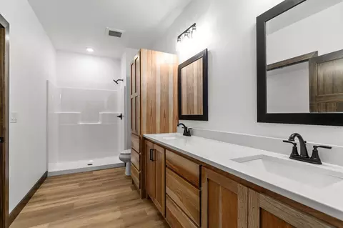 Bath - N9259 Anton Street, Appleton, WI 54915 photo 1 of 3