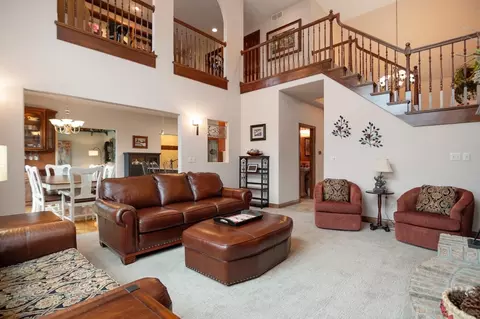 Living - 617 E Apple Creek Rd, Appleton, WI 54913 photo 3 of 4