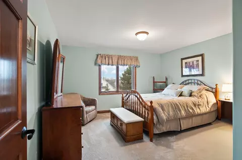 Bedroom - 617 E Apple Creek Rd, Appleton, WI 54913 photo 4 of 8