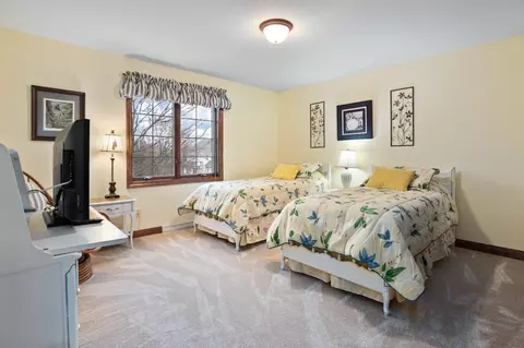 Bedroom - 617 E Apple Creek Rd, Appleton, WI 54913 photo 3 of 8