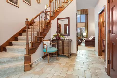 Entry Way - 617 E Apple Creek Rd, Appleton, WI 54913 photo 2 of 5