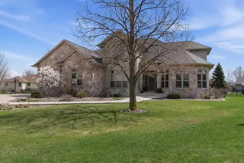 15 Park Cir, Fond Du Lac, WI 54935