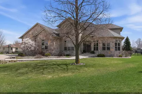 15 Park Cir, Fond Du Lac, WI 54935