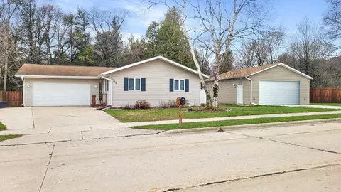 3518 Columbus St, Two Rivers, WI 54241