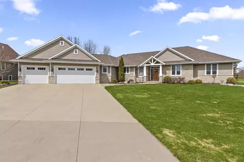 1294 S Sedona Cir, Hobart, WI 54115
