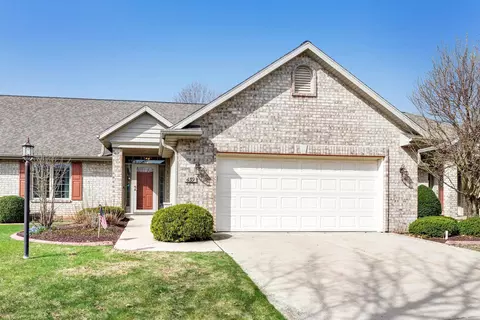 439 Woodfield Dr, Green Bay, WI 54313