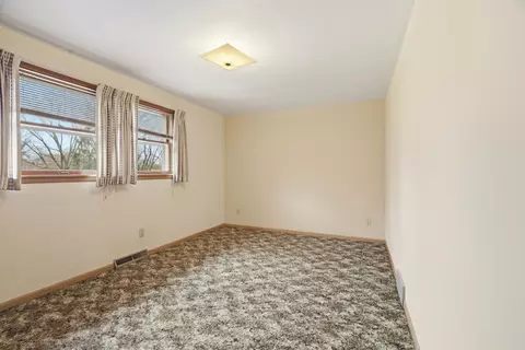 Bedroom - 1613 S Telulah Ave, Appleton, WI 54915 photo 5 of 8
