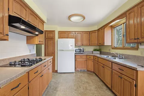 Kitchen - 1613 S Telulah Ave, Appleton, WI 54915 photo 2 of 4