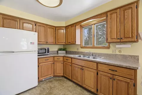 Kitchen - 1613 S Telulah Ave, Appleton, WI 54915 photo 3 of 4