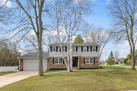 1300 Hiawatha Cir, Green Bay, WI 54313