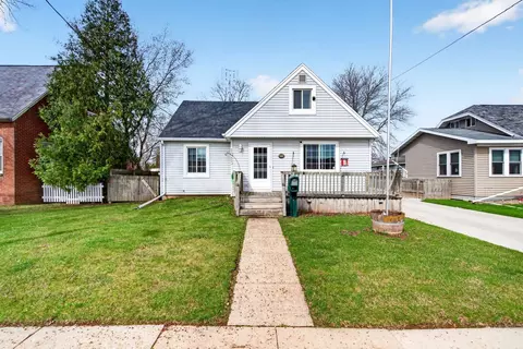 1013 Harrison St, Neenah, WI 54956