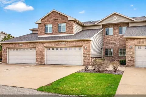 2362 Plank Cir #B, Appleton, WI 54915
