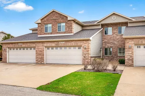2362 Plank Cir #B, Appleton, WI 54915