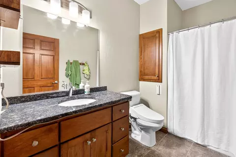 Bath - 2362 Plank Cir #B, Appleton, WI 54915 photo 1 of 3