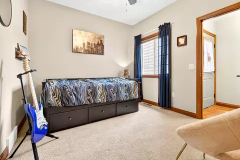 Bedroom - 2362 Plank Cir #B, Appleton, WI 54915 photo 4 of 6
