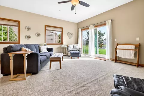 Living - 2362 Plank Cir #B, Appleton, WI 54915 photo 3 of 3