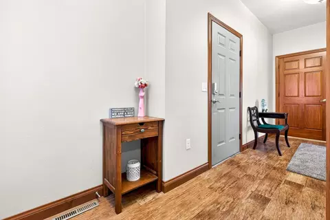 Entry Way - 2362 Plank Cir #B, Appleton, WI 54915 photo 1 of 1