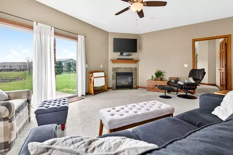 Living - 2362 Plank Cir #B, Appleton, WI 54915 photo 1 of 3